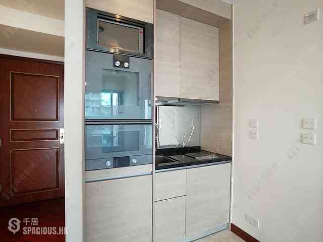 Wan Chai - The Avenue Phase 1 Block 5 05