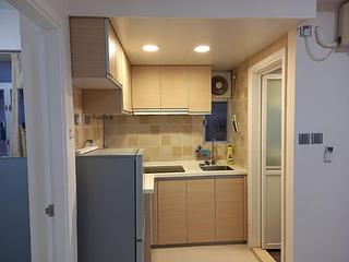 Kennedy Town - Luen Yau Apartments 04