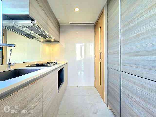Tung Chung - The Visionary Tower 10 08