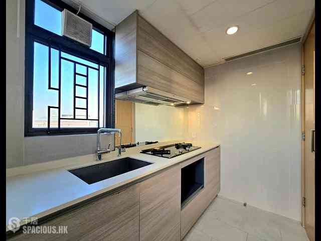Tung Chung - The Visionary Tower 10 09