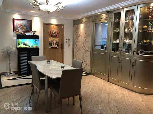 Lai Chi Kok - Mei Foo Sun Chuen Phase 8 01