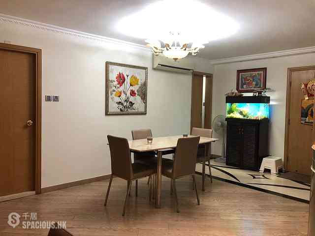 Lai Chi Kok - Mei Foo Sun Chuen Phase 8 02