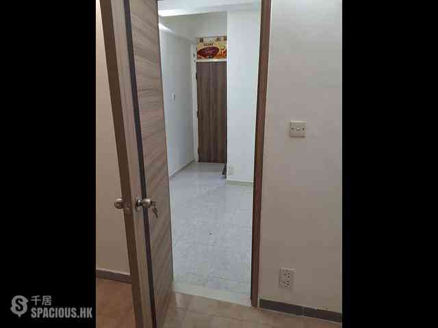 Wan Chai - Tak Fung House 03