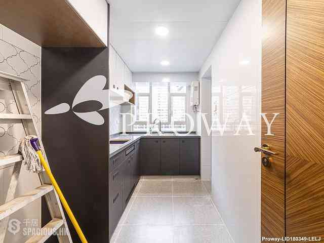 Pok Fu Lam - Baguio Villa Block 40 09