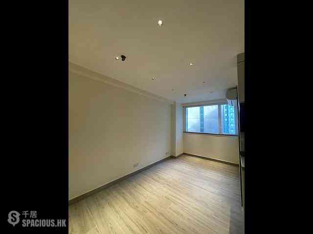 Sheung Wan - Des Voeux Building 11