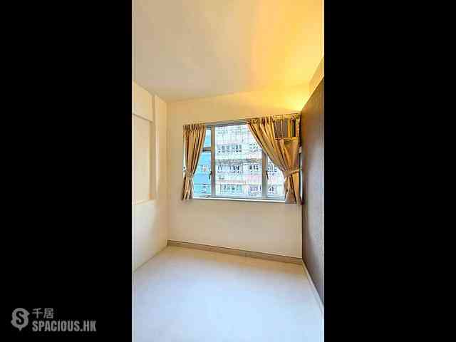 Wan Chai - Hung Yip Building 02
