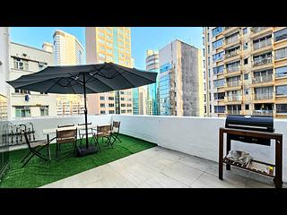 Wan Chai - Hung Yip Building 07