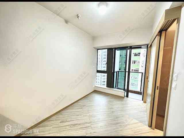Aberdeen - South Walk・Aura 02