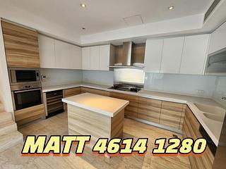 Chung Hom Kok - Magnolia (The Crown Villas) 16