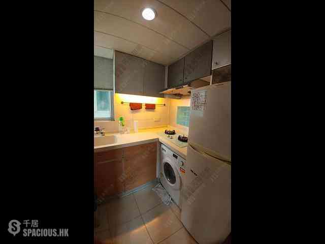 Tai Kok Tsui - Metro Harbour View Phase 1 Block 3 04