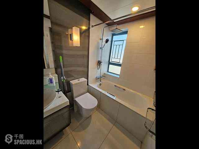Tai Kok Tsui - The Long Beach 02
