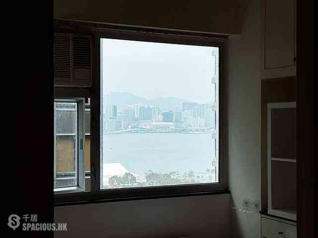 Wan Chai - Tonnochy Towers 03