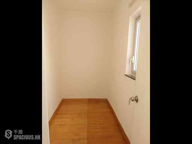 Ap Lei Chau - South Horizons Phase 2 Yee Ngar Court (Block 9) 07