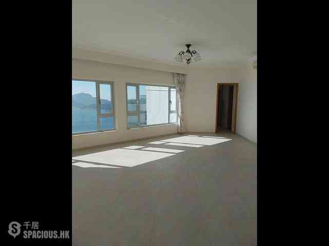 Ap Lei Chau - South Horizons Phase 2 Yee Ngar Court (Block 9) 08