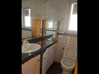 Ap Lei Chau - South Horizons Phase 2 Yee Ngar Court (Block 9) 16