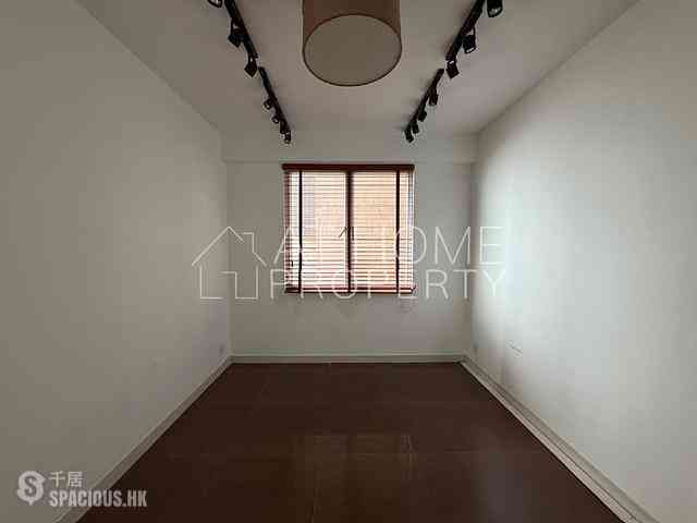 Shek Tong Tsui - Sun Court 06