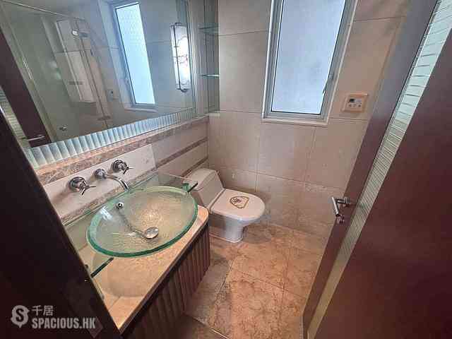West Kowloon - The Harbourside Block 1 05