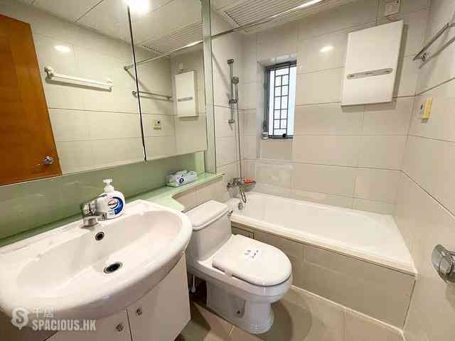 Tung Chung - Coastal Skyline Phase 1 Block 1 12