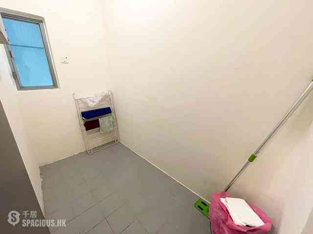 Tung Chung - Coastal Skyline Phase 1 Block 1 11