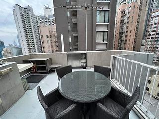 Mid Levels Central - Rich Court 04