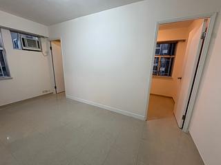 Sai Ying Pun - Yue Sun Mansion Block 2 03