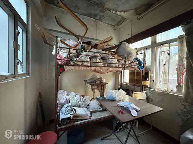 Sai Ying Pun - 10-12, Eastern Street 06
