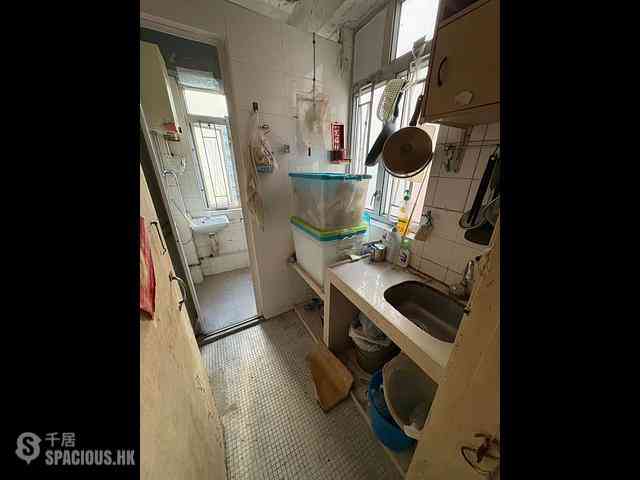 Sai Ying Pun - 10-12, Eastern Street 07