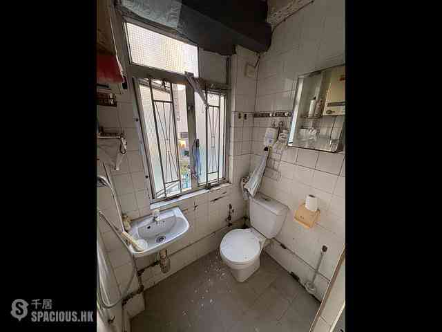 Sai Ying Pun - 10-12, Eastern Street 09