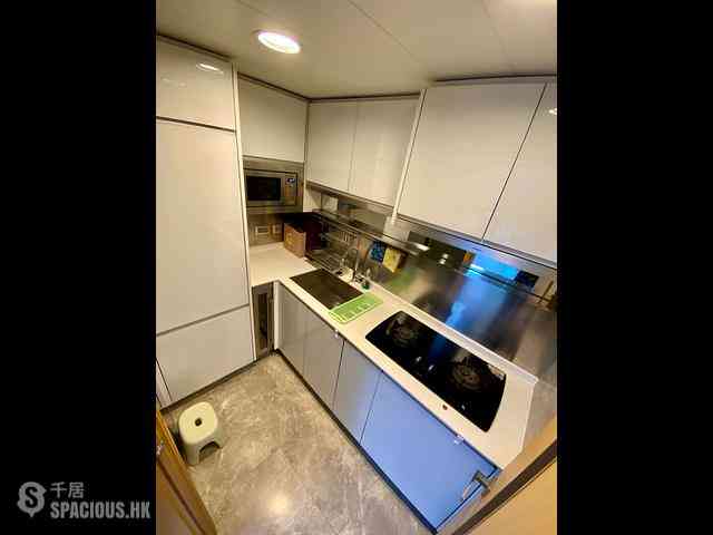 Tuen Mun - Century Gateway Phase 2 Block 6 04