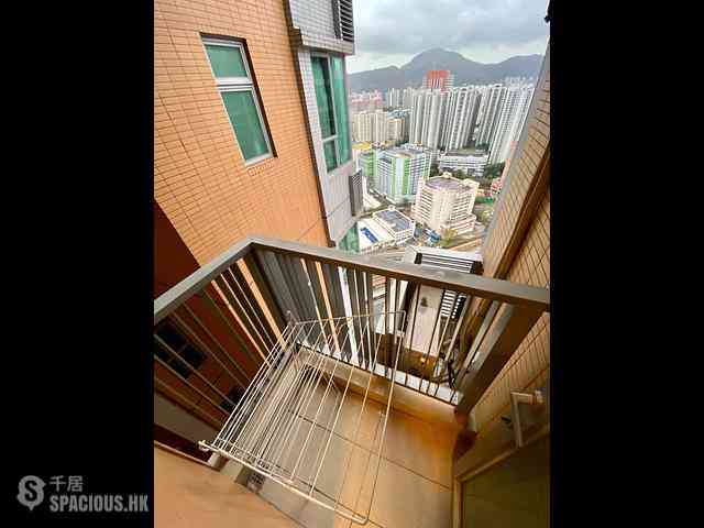 Tuen Mun - Century Gateway Phase 2 Block 6 07