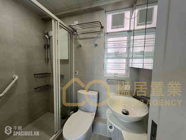 Sai Ying Pun - King Ming Mansion 12