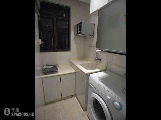 Wan Chai - Hoover Towers Block 2 07