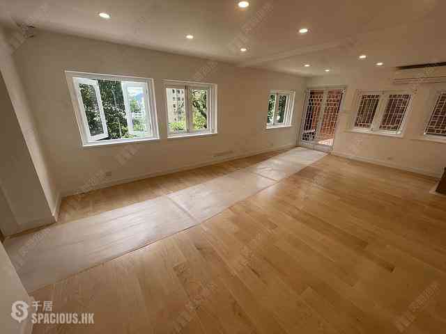 Mid Levels Central - Gladdon 01