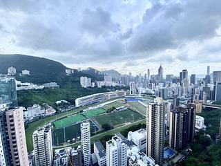 Happy Valley - Broadwood Twelve 03