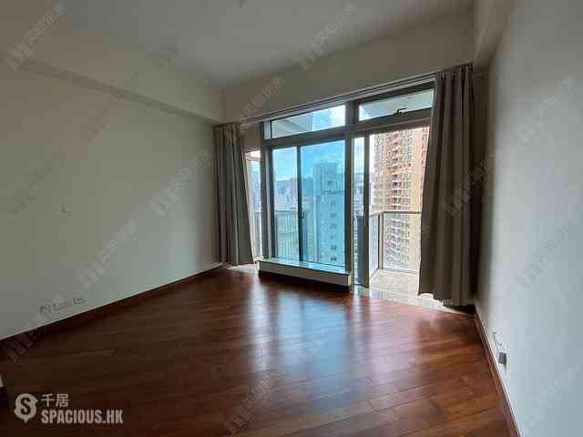 Wan Chai - The Avenue Phase 2 Block 3 01