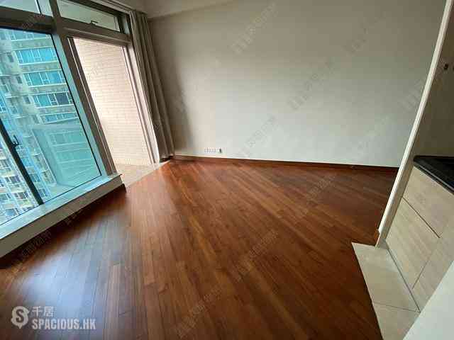 Wan Chai - The Avenue Phase 2 Block 3 03