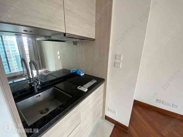Wan Chai - The Avenue Phase 2 Block 3 05