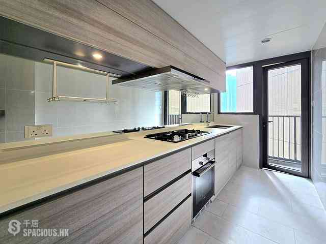 Tung Chung - The Visionary 08