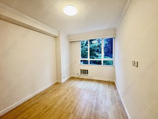 Wan Chai - Phoenix Court Block 5 06