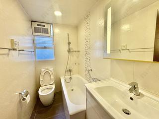 Wan Chai - Phoenix Court Block 5 12