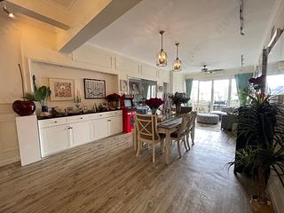 Mid Levels Central - Best View Court Block 66, Macdonnell Road 08
