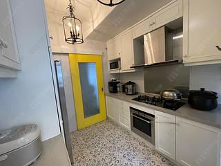 Mid Levels Central - Best View Court Block 66, Macdonnell Road 17