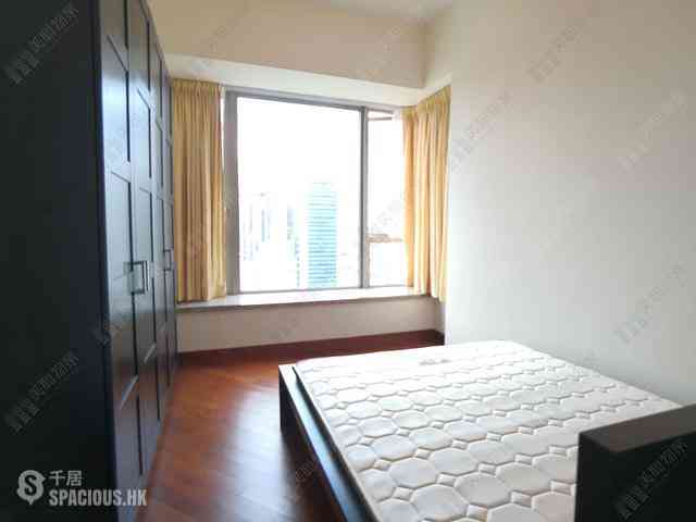 Wan Chai - The Avenue Phase 2 Block 1 05