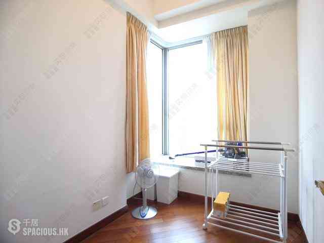 Wan Chai - The Avenue Phase 2 Block 1 06