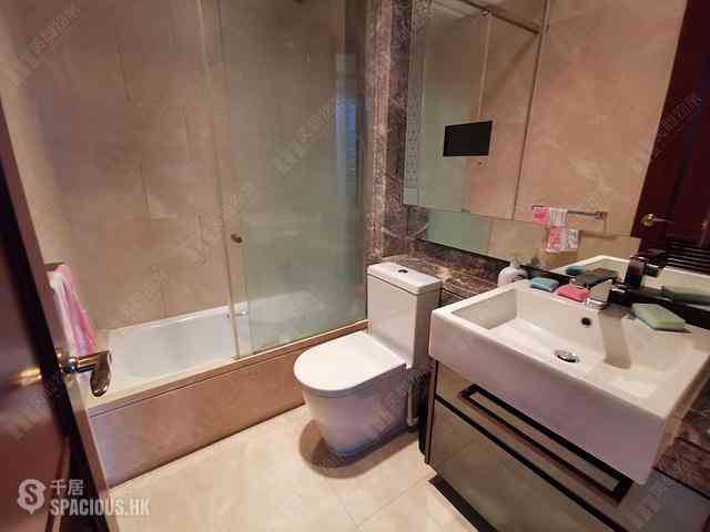 Wan Chai - The Avenue Phase 2 Block 1 15
