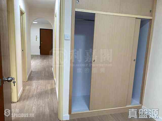 Quarry Bay - Nan Fung Sun Chuen Block 6 02