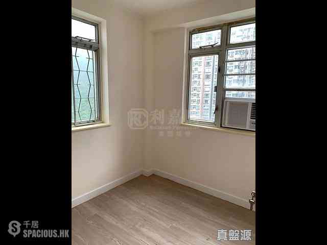 Quarry Bay - Nan Fung Sun Chuen Block 6 07