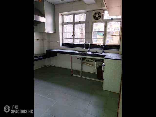 Sham Shui Po - Chak Kwan House 06