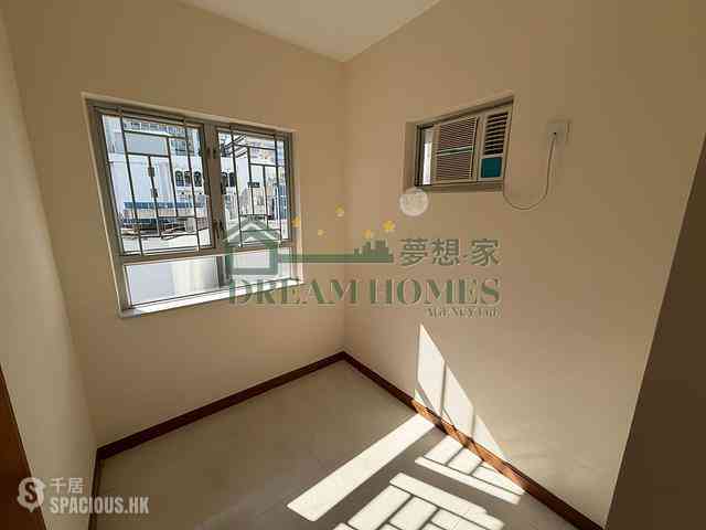 Sai Ying Pun - Tung Ming Court 04