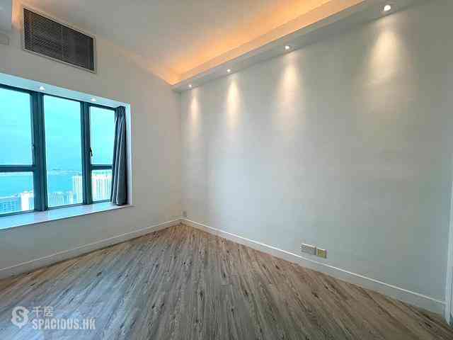 Tung Chung - Coastal Skyline Phase 3 La Rossa 05